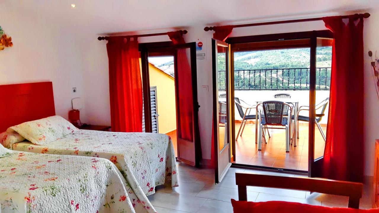 Apartamentos Turisticos Mirayuste กวาดาลูเป ภายนอก รูปภาพ