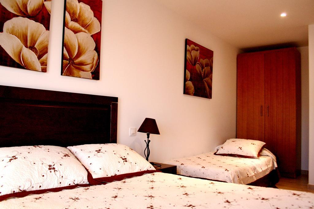 Apartamentos Turisticos Mirayuste กวาดาลูเป ภายนอก รูปภาพ