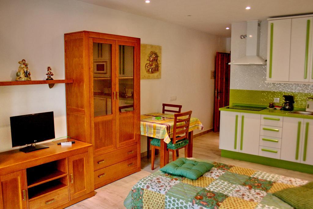 Apartamentos Turisticos Mirayuste กวาดาลูเป ห้อง รูปภาพ