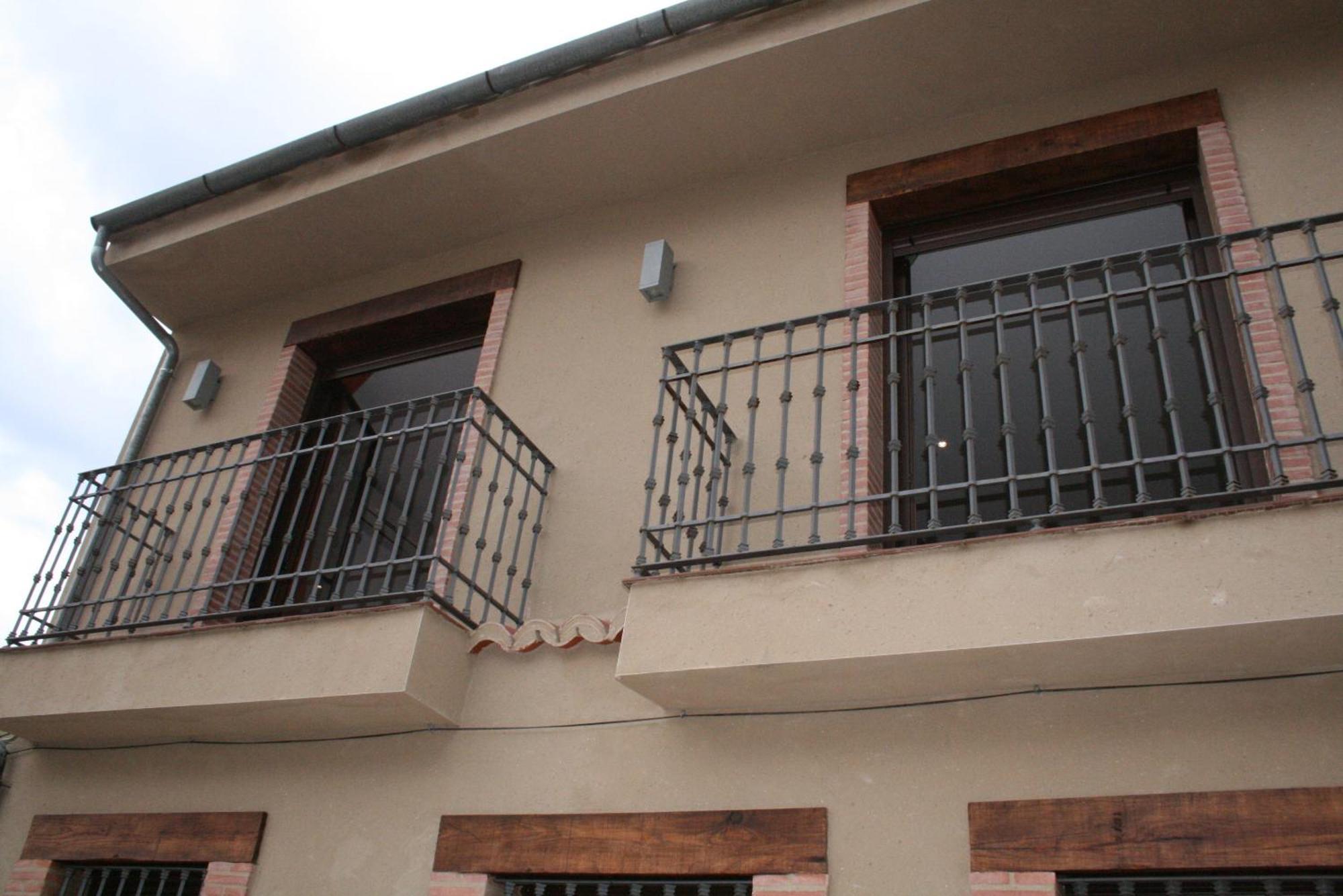 Apartamentos Turisticos Mirayuste กวาดาลูเป ห้อง รูปภาพ