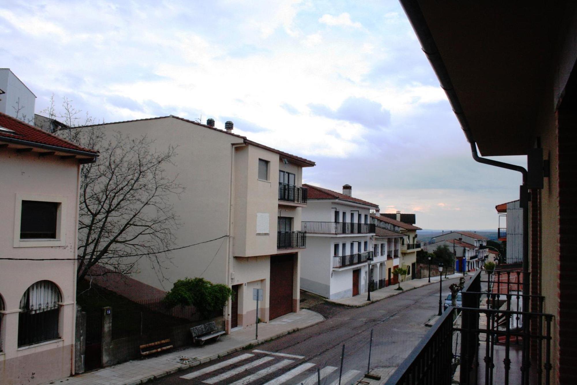 Apartamentos Turisticos Mirayuste กวาดาลูเป ห้อง รูปภาพ