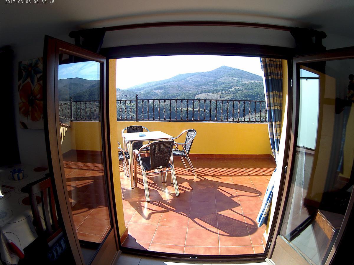 Apartamentos Turisticos Mirayuste กวาดาลูเป ภายนอก รูปภาพ